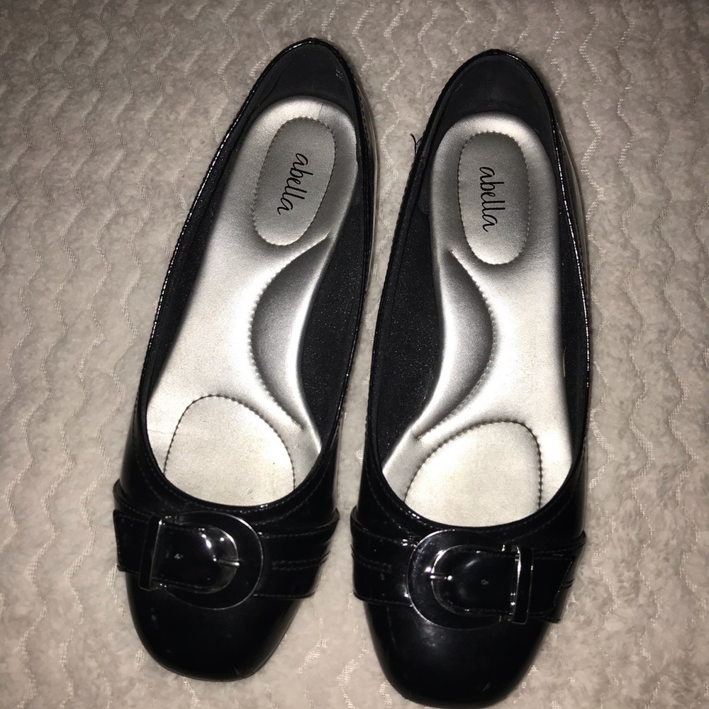 black small heel